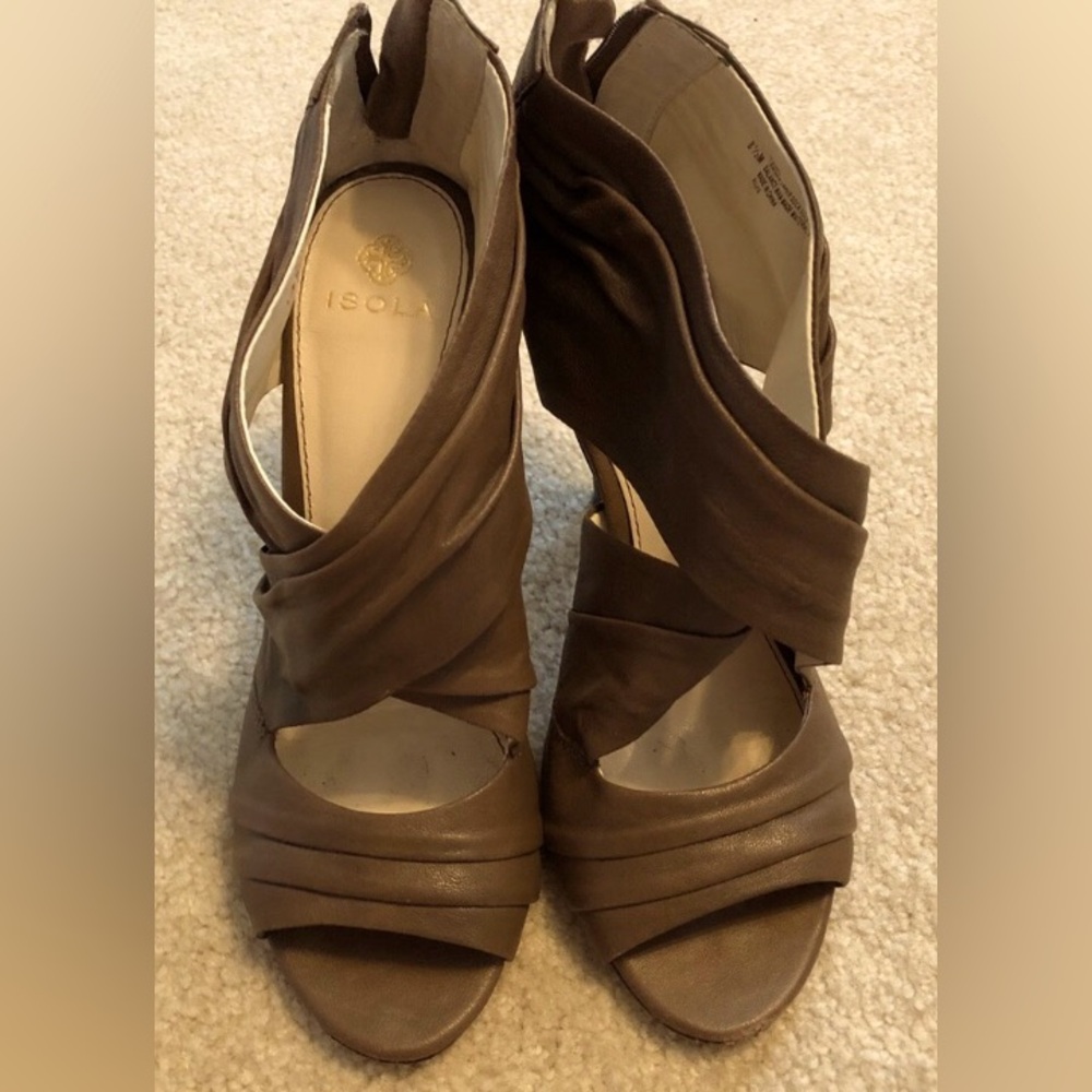 Isola Balta Taupe Grey peep toe stiletto Heels US 8 | Euro 39 | style#6302003 - Picture 3 of 5